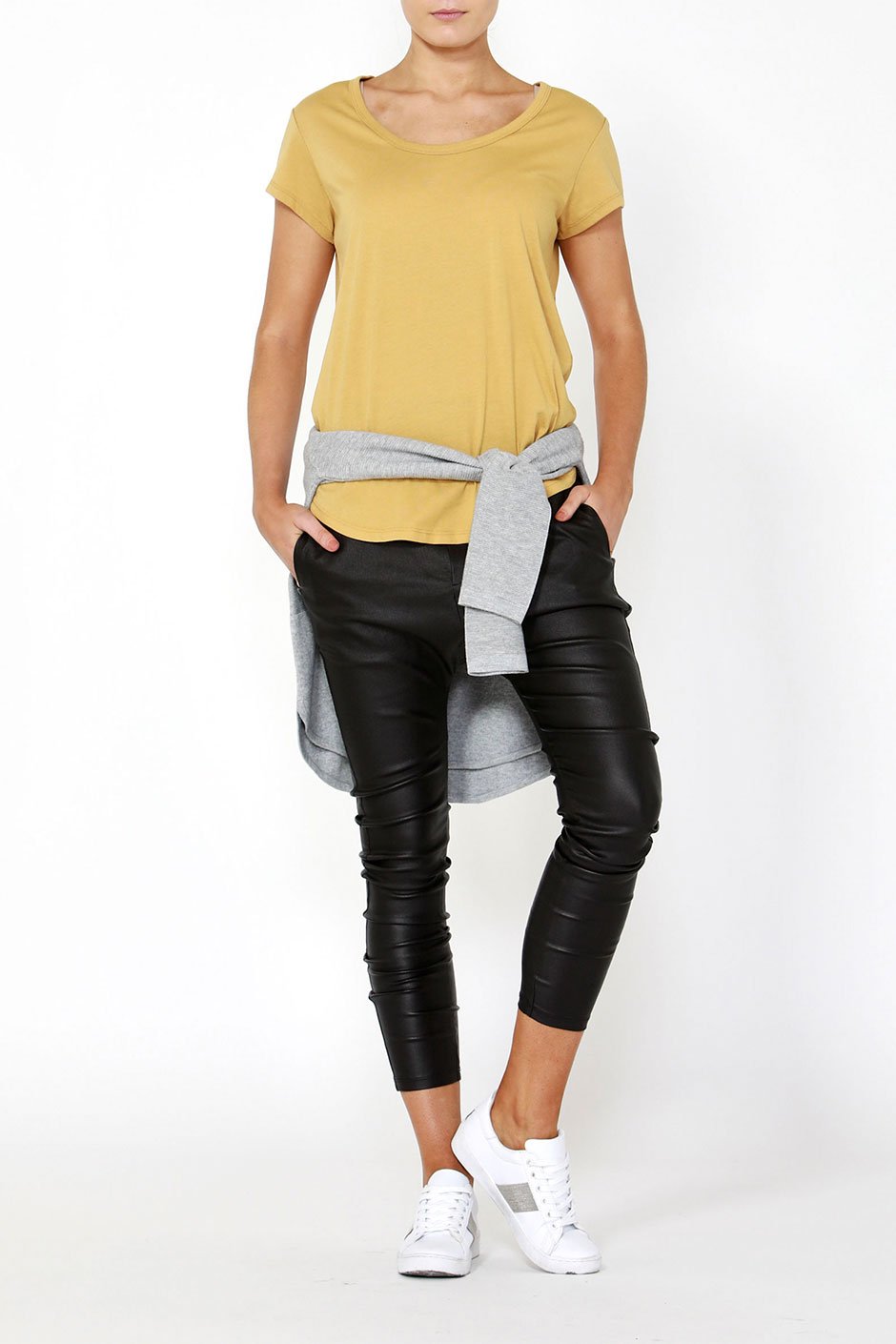 [TEST] Carrie Scoop Neck Tee