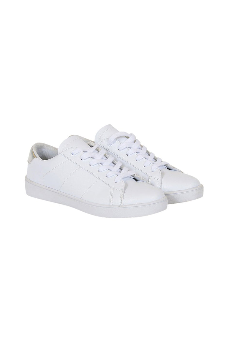 [TEST] The White Sneaker