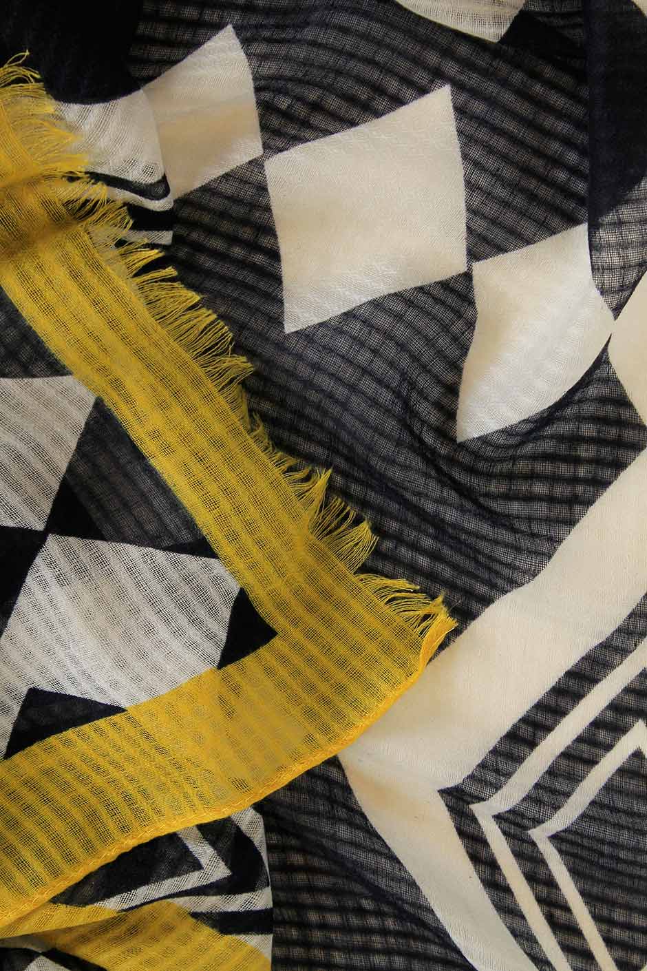 [TEST] Aztec Border Scarf