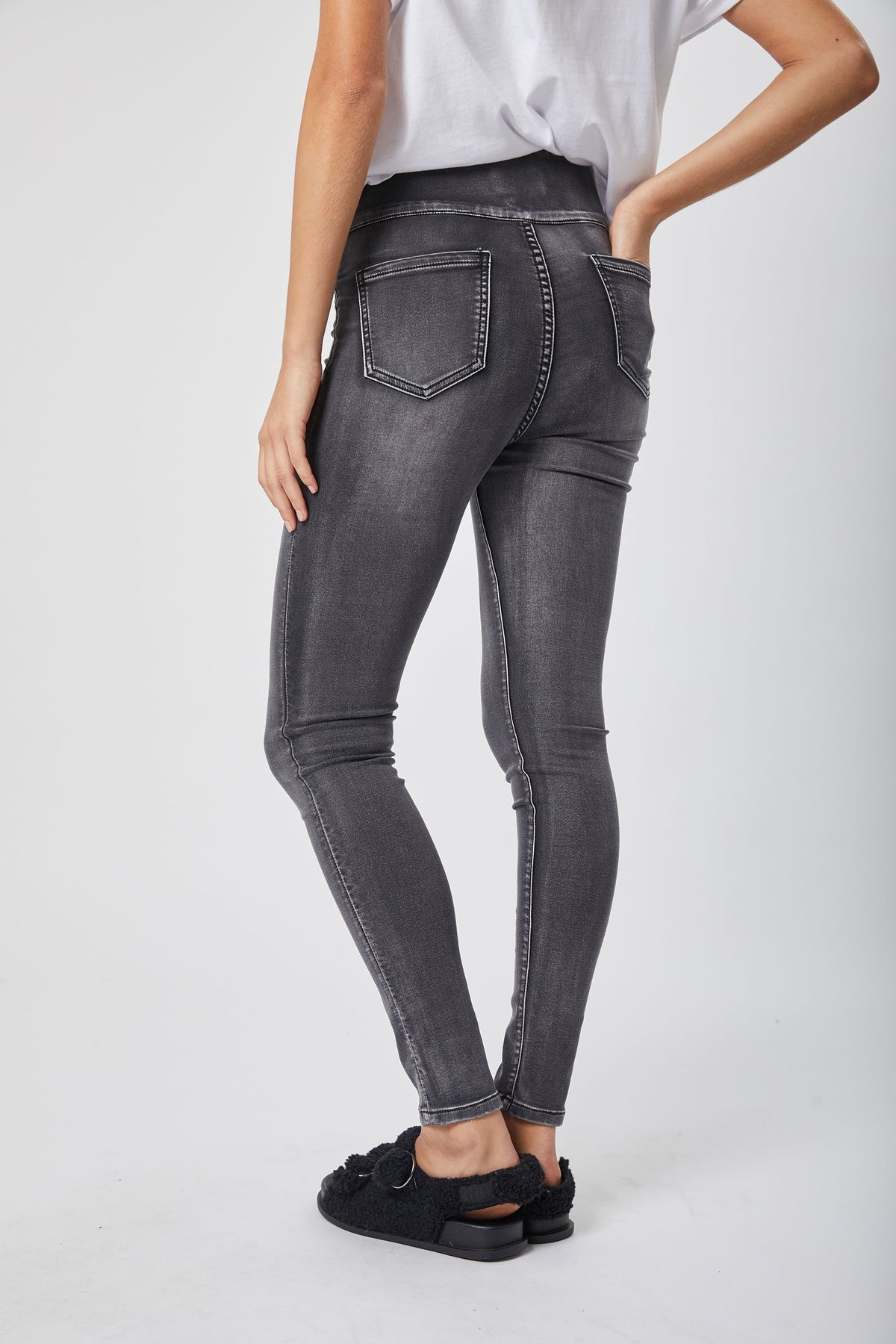 [TEST] Riley Wonder Jean