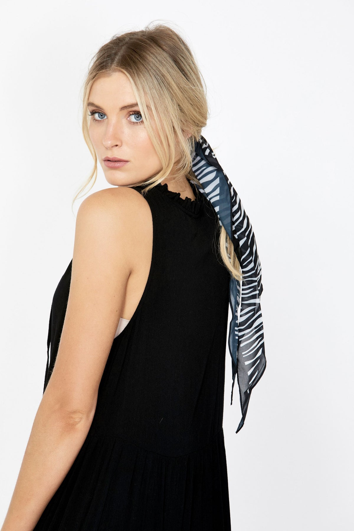 [TEST] Diamond Shape Scarf