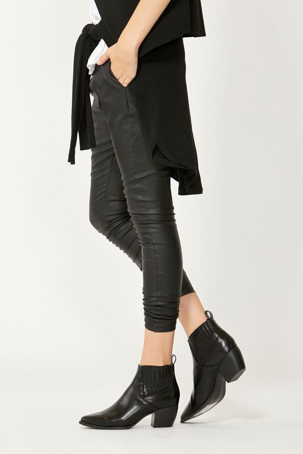 [TEST] Shana Pointed Ankle Boot