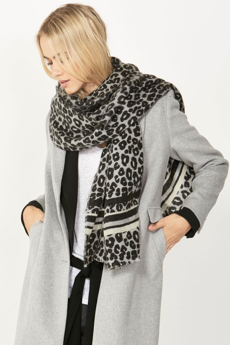 [TEST] Soft Leopard Lines Scarf