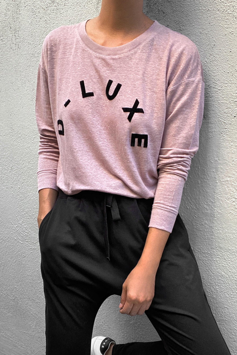[TEST] D-Luxe Linen Logo Tee