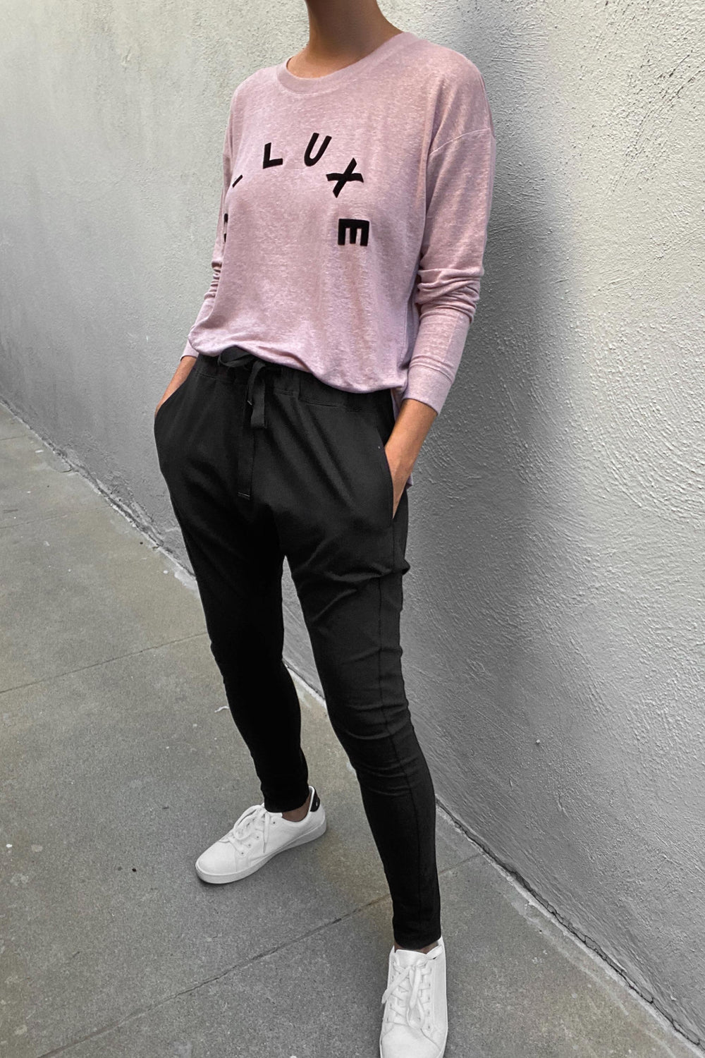 [TEST] D-Luxe Linen Logo Tee