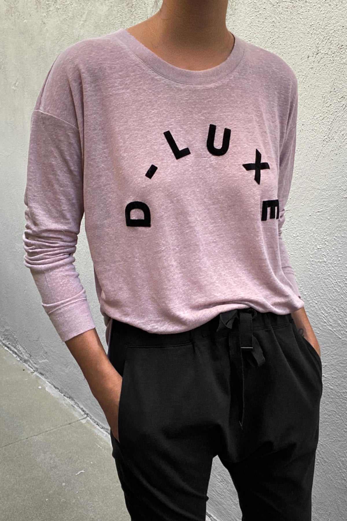 [TEST] D-Luxe Linen Logo Tee