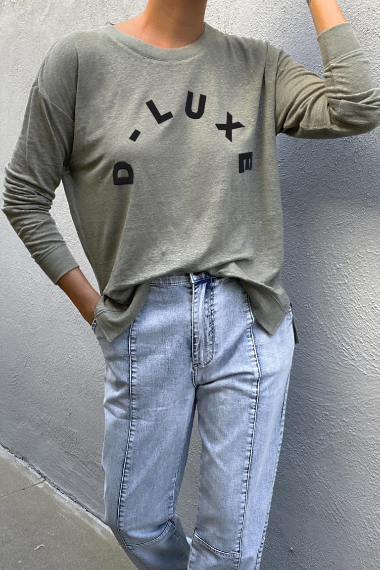 [TEST] D-Luxe Linen Logo Tee