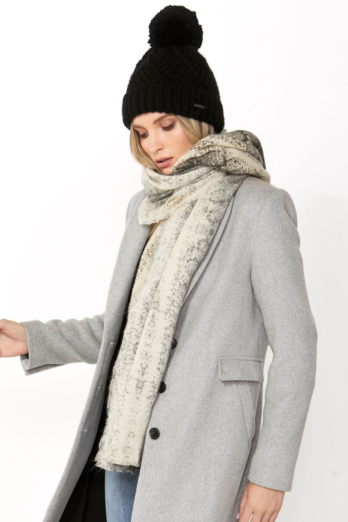 [TEST] Snake Woven Winter Scarf