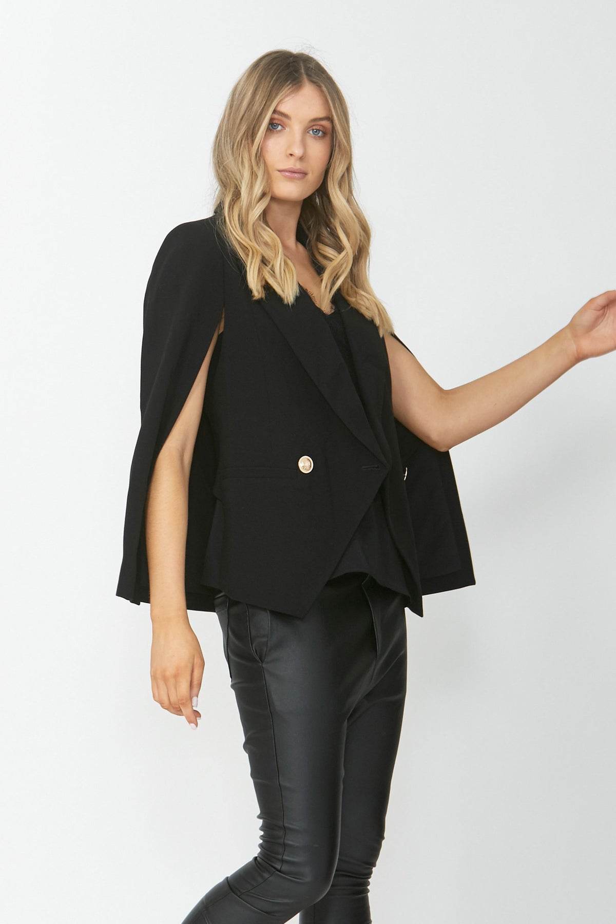 [TEST] Carly Cape