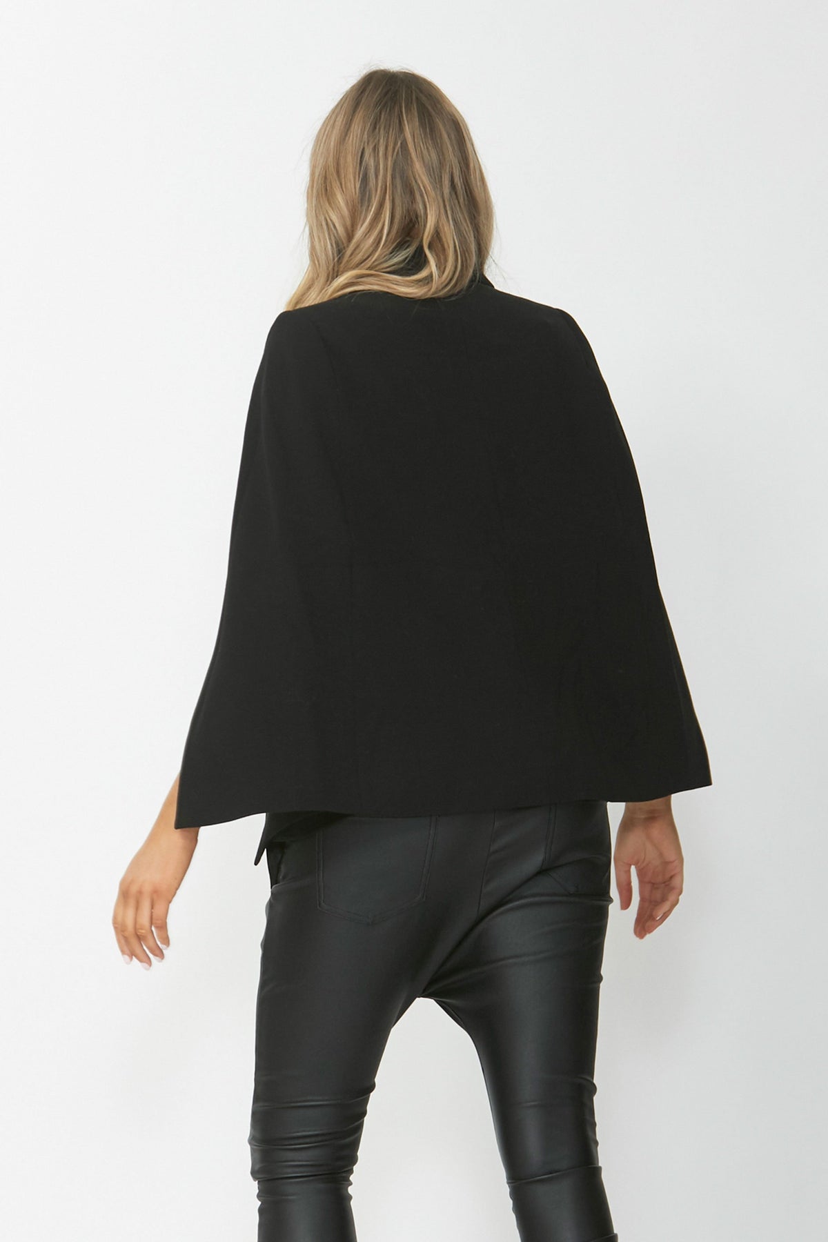[TEST] Carly Cape