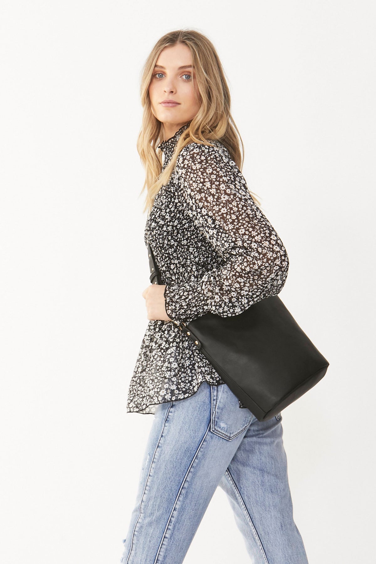 [TEST] Studded Strap Bucket Bag