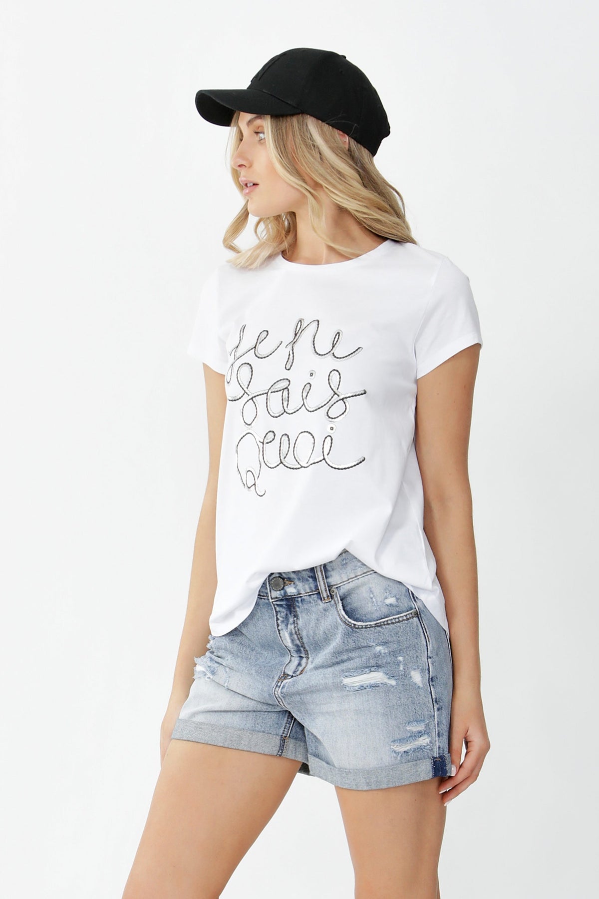 [TEST] Je Ne Sais Quoi Rope Tee