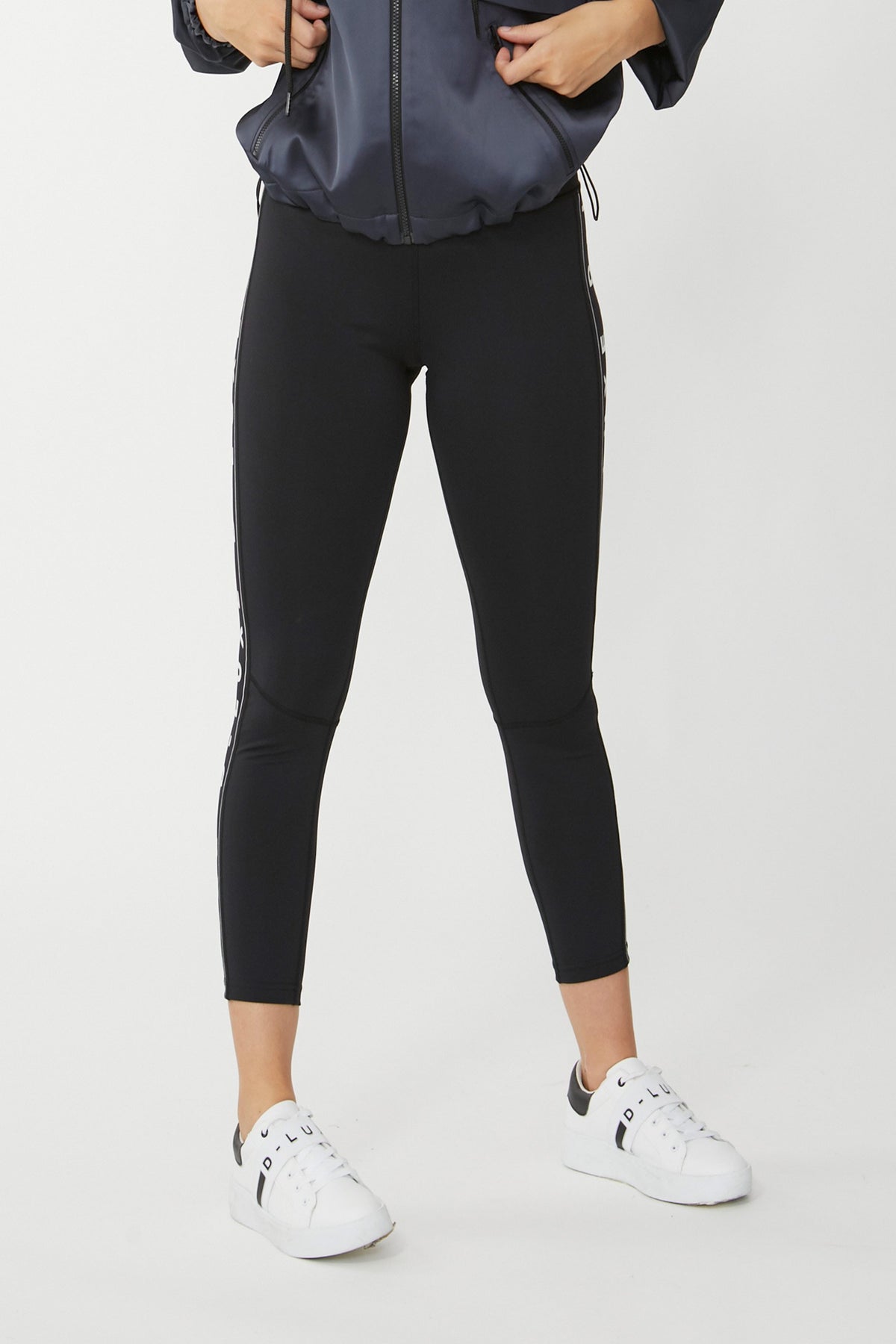 [TEST] D-Luxe Logo Tape 7/8 Legging