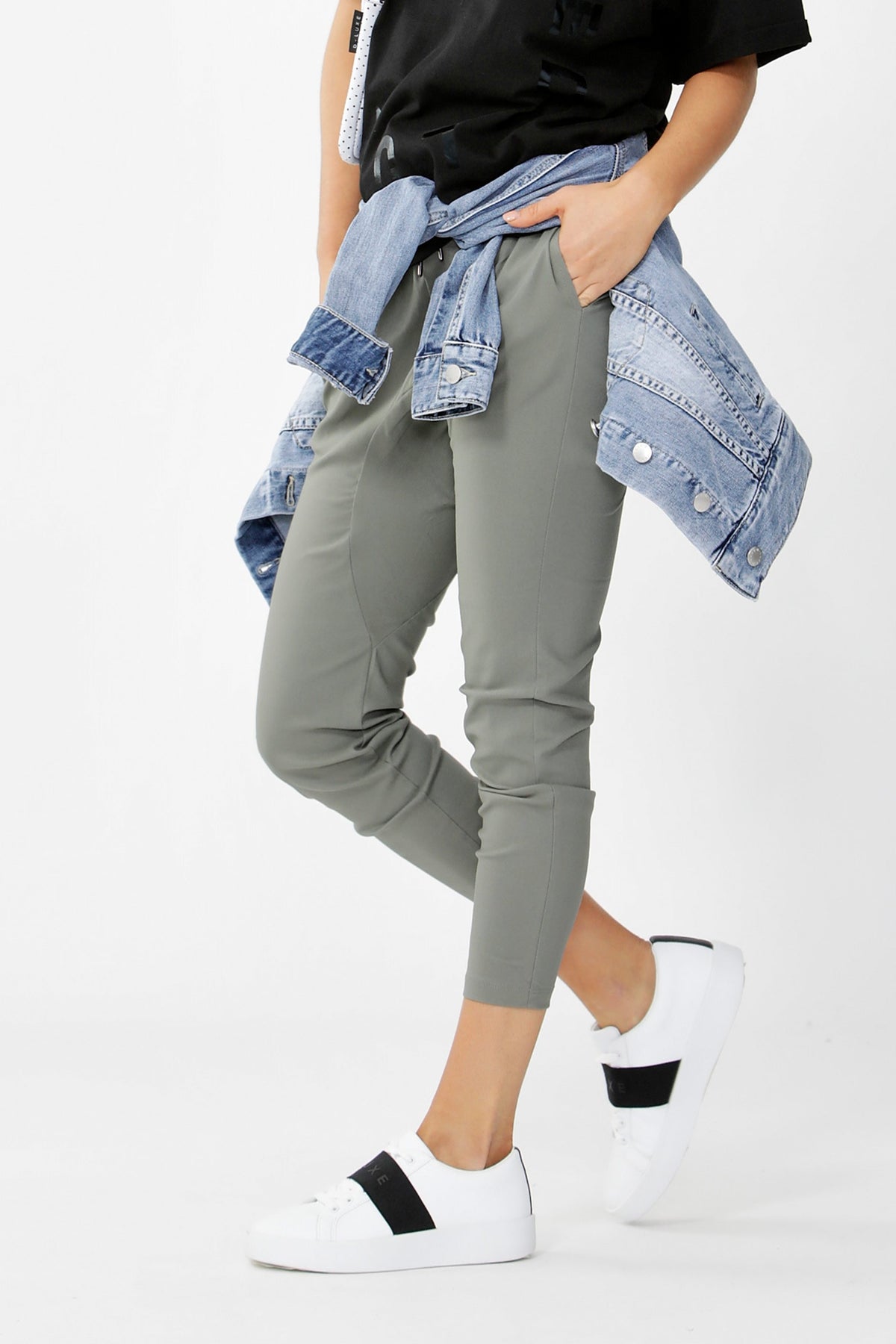 [TEST] LUXE Elastic Sneaker