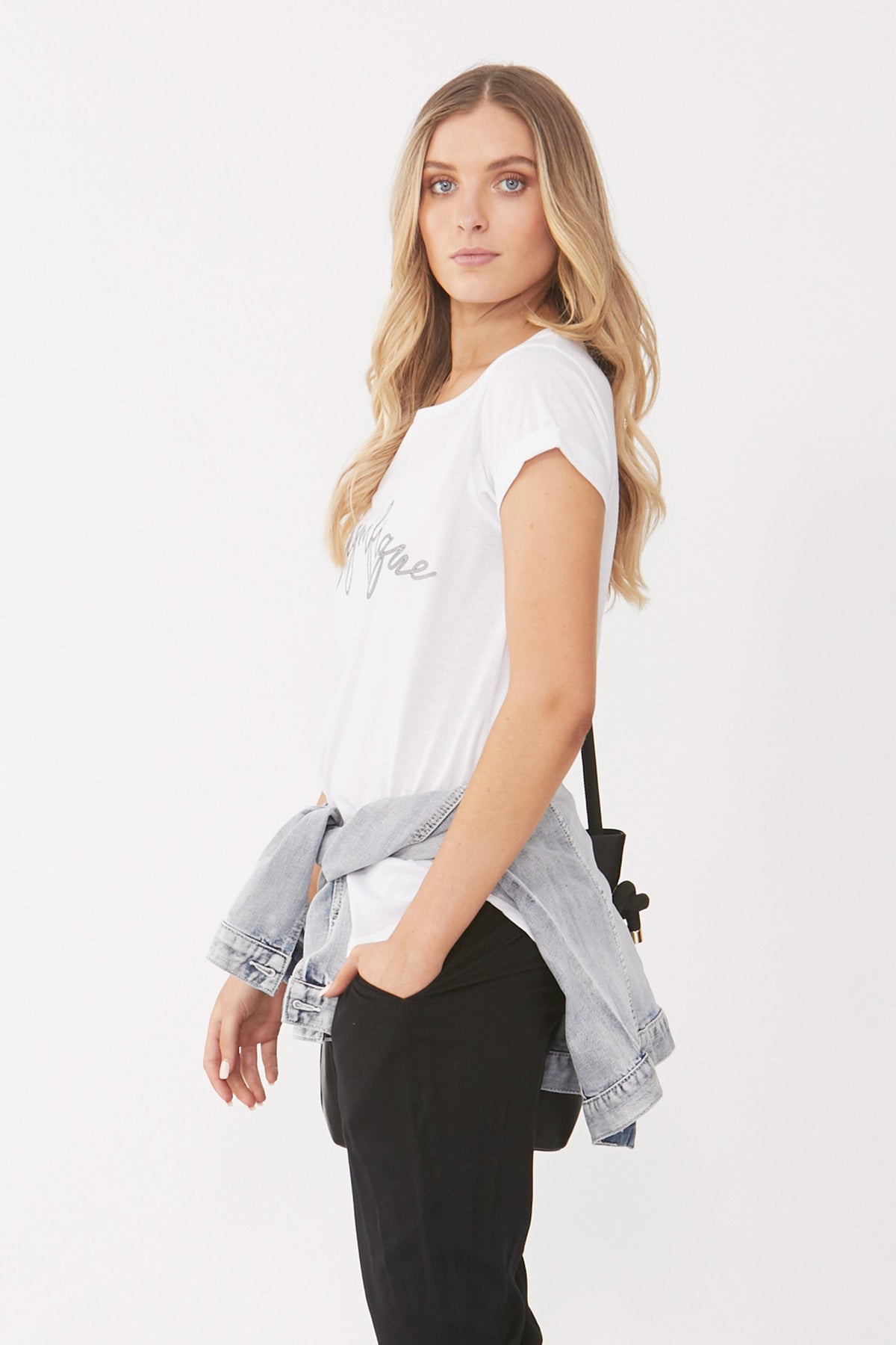 [TEST] Magnifique Script Tee