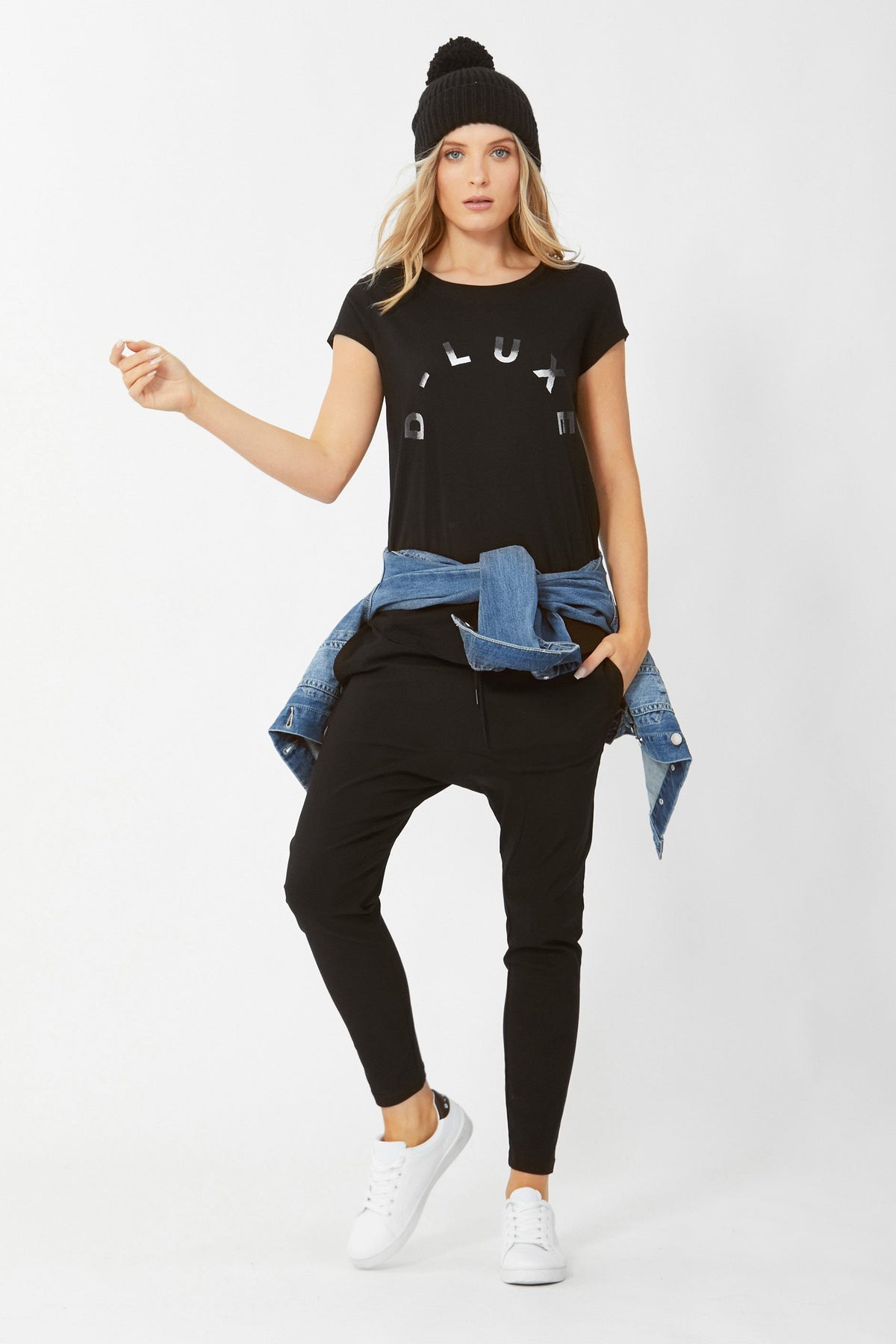 [TEST] D-Luxe Logo Petal Hem Tee