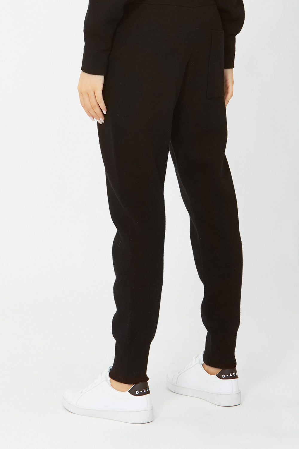 [TEST] D-Luxe Knit Jogger
