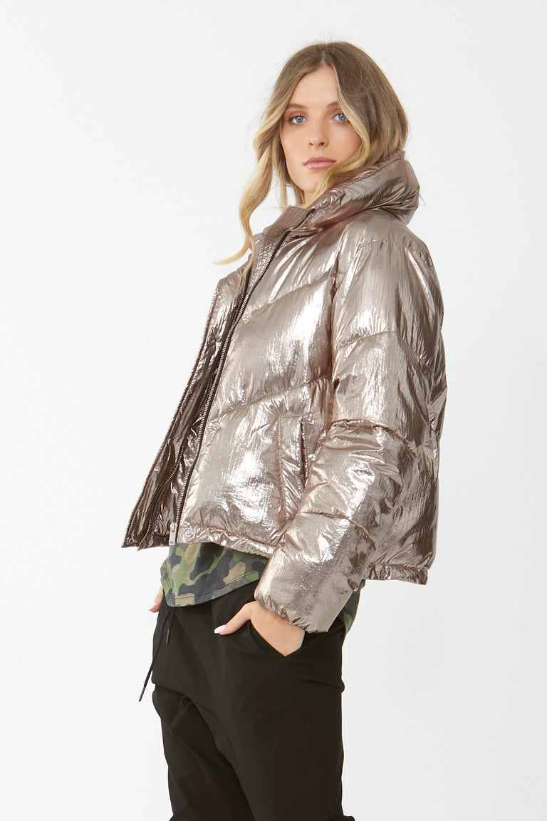 [TEST] D-Luxe Metallic Puffer