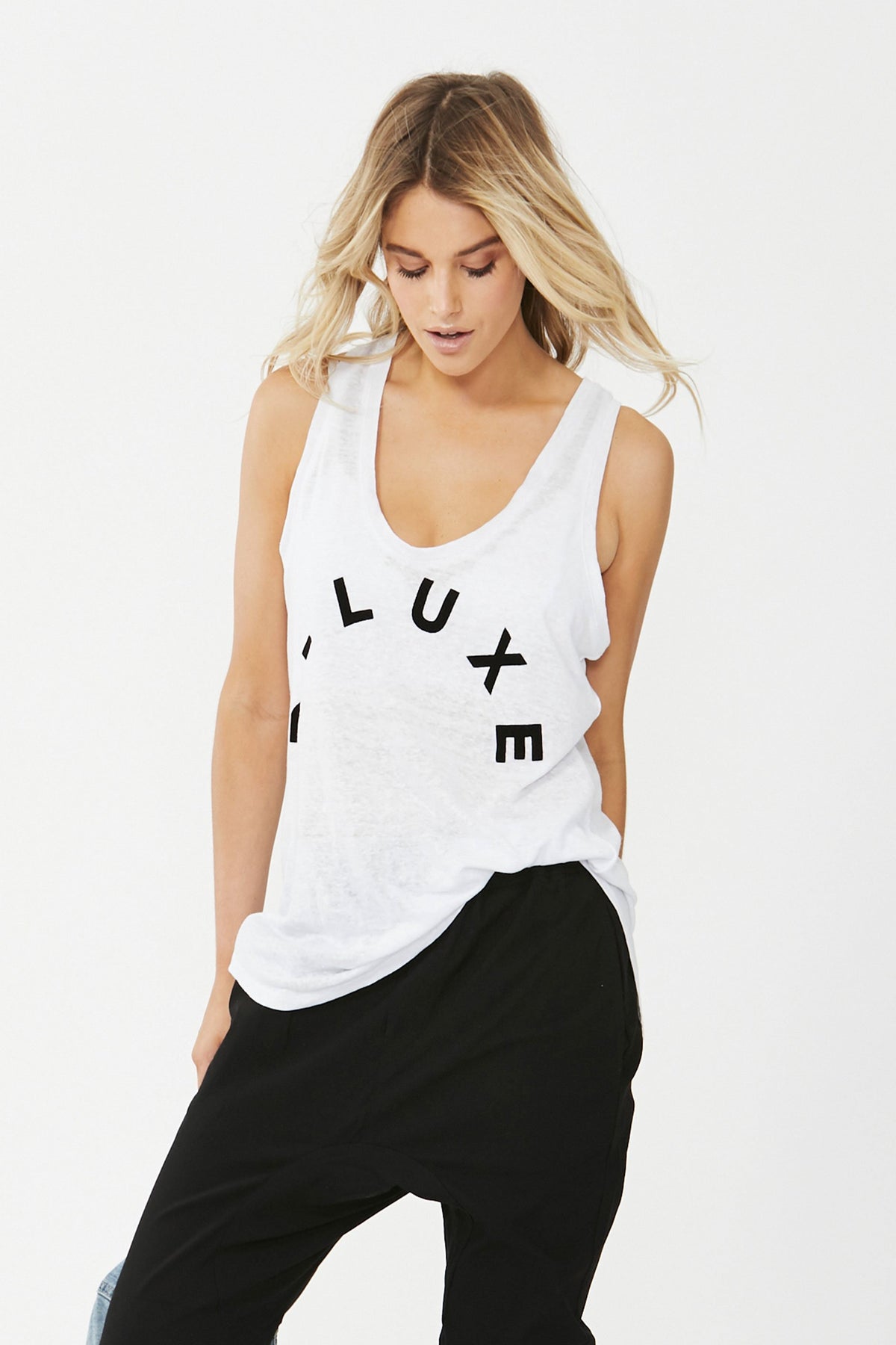 [TEST] D-Luxe Linen Logo Tank