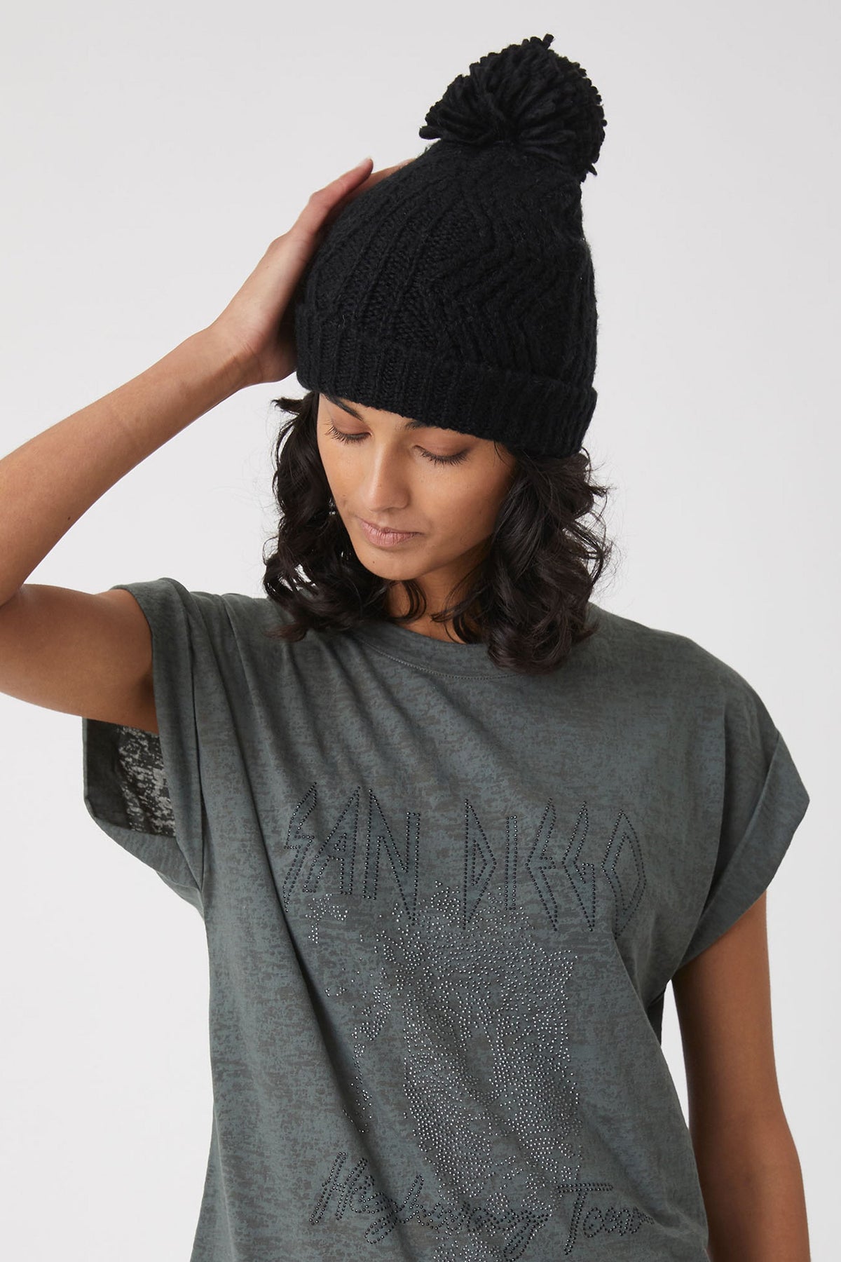 [TEST] Vivienne Single Pom Beanie