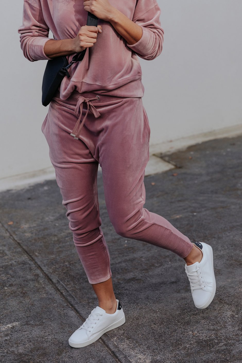 [TEST] D-Luxe Velour Track Pant