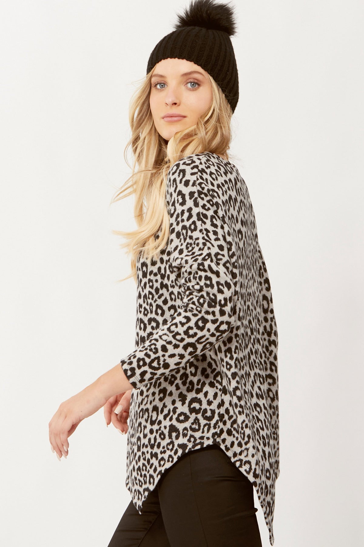 [TEST] Briar Asymmetric Hem Tee