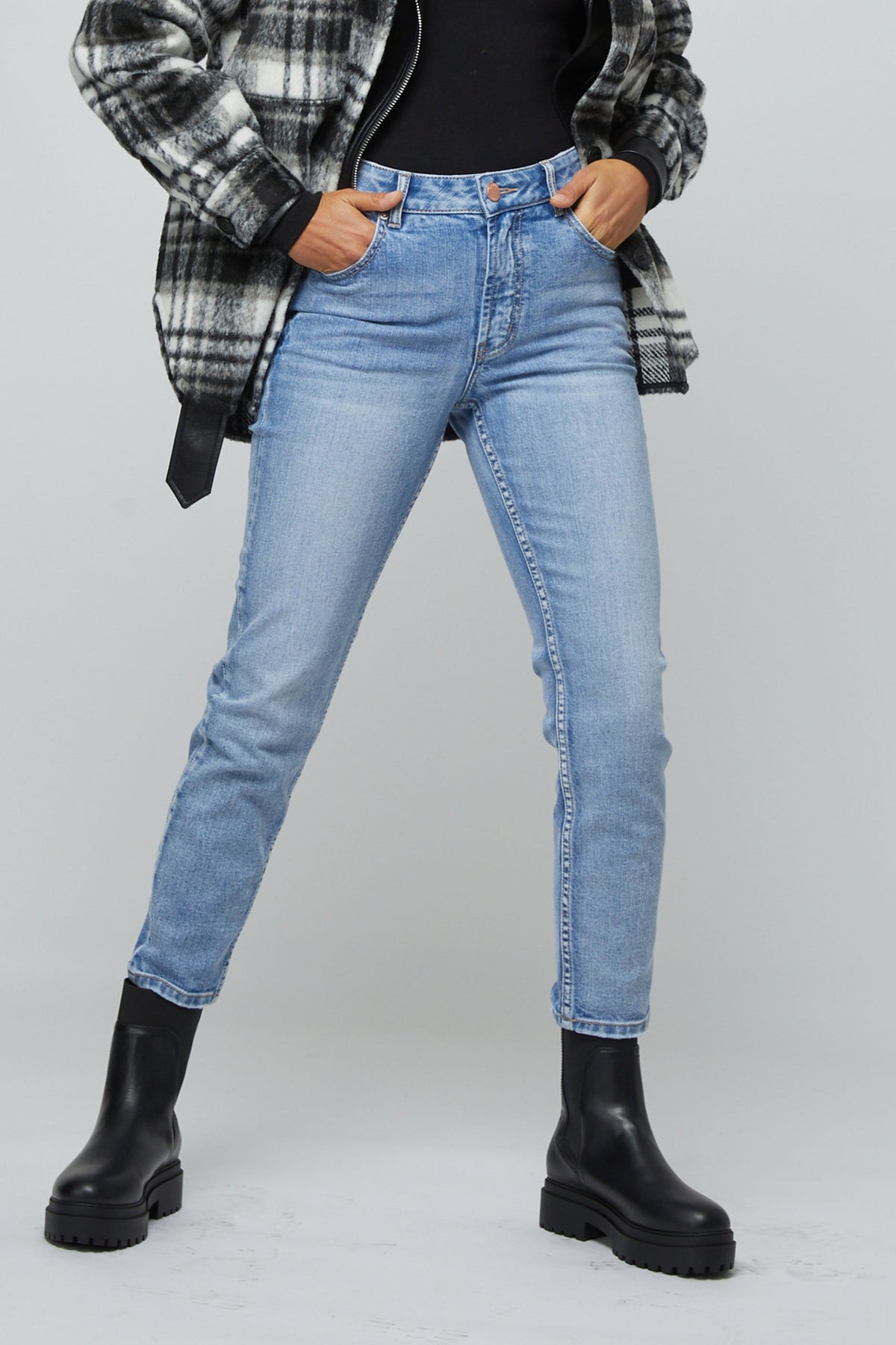 [TEST] Alexa Girlfriend Jean