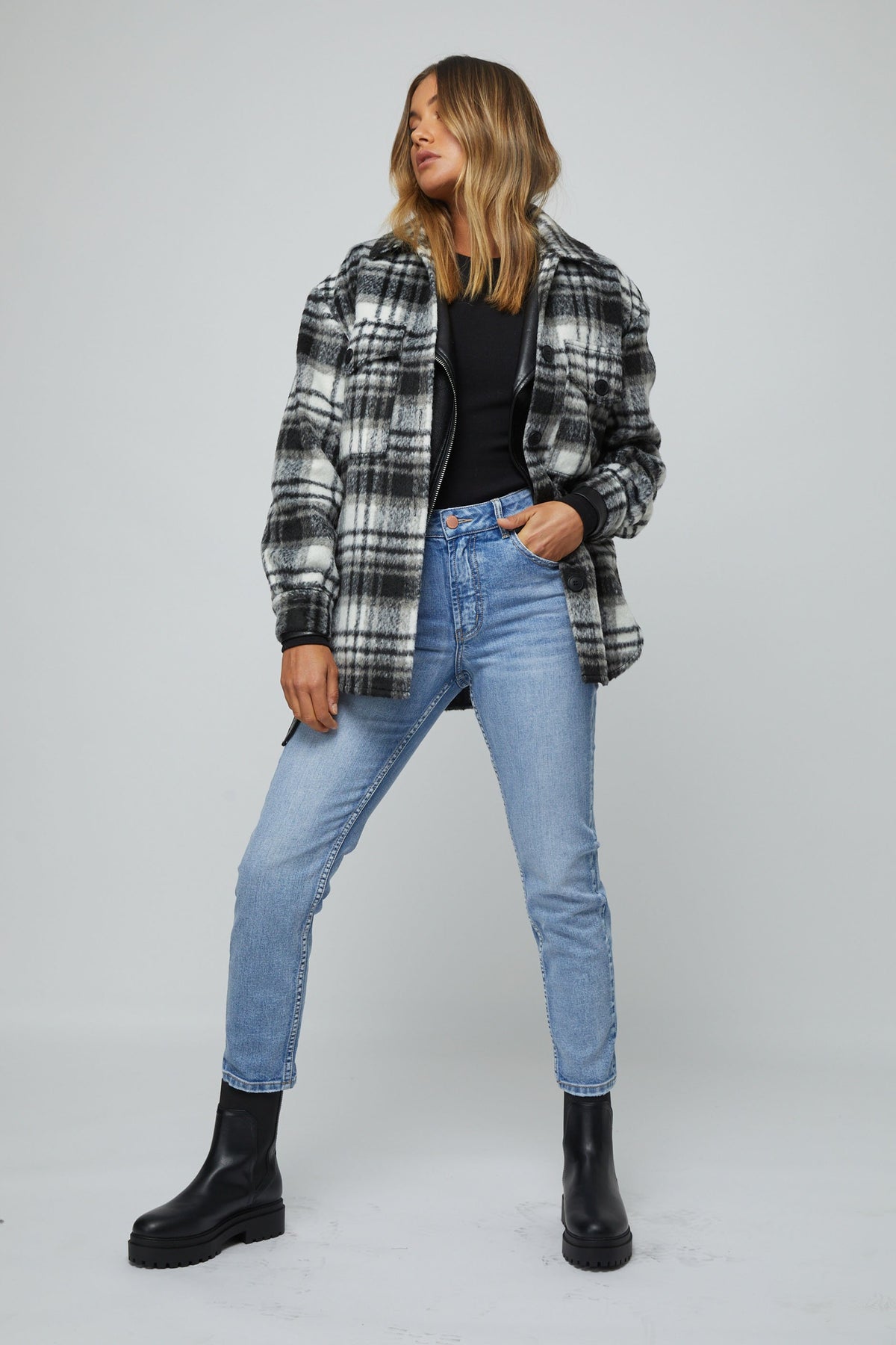 [TEST] Alexa Girlfriend Jean