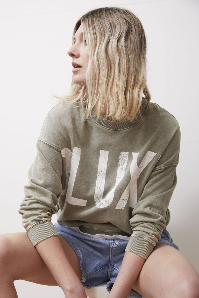 [TEST] D-Luxe Distressed Sweat