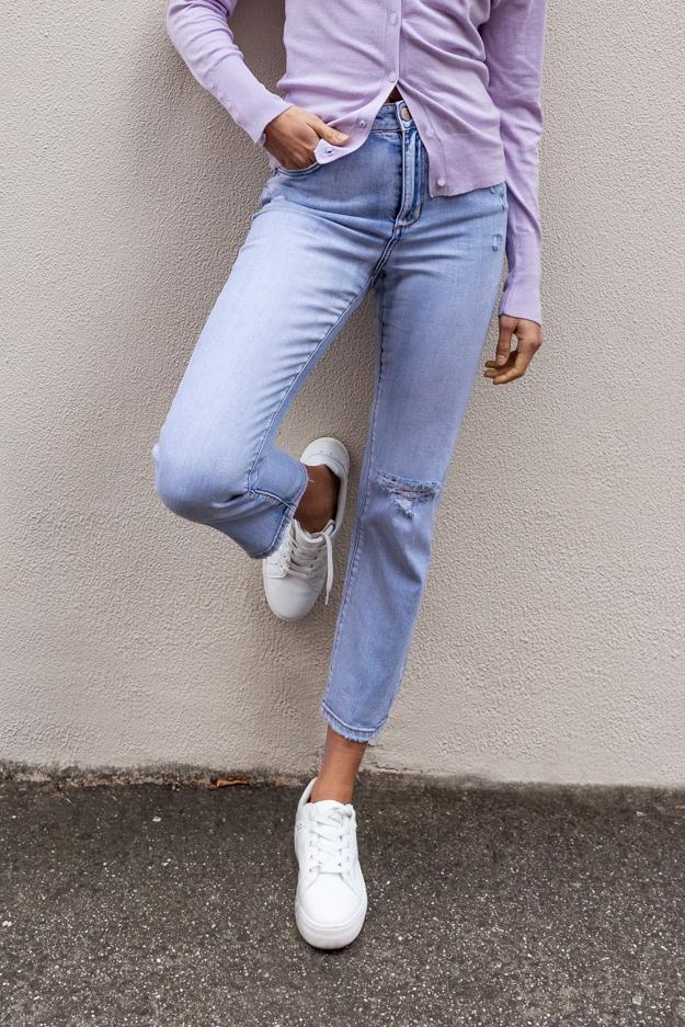 [TEST] Becky Distressed Straight Jean