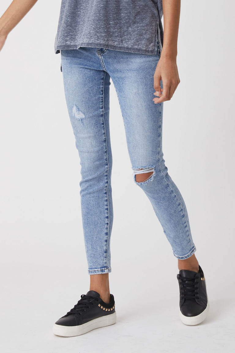 [TEST] Evie Button Distressed Jean