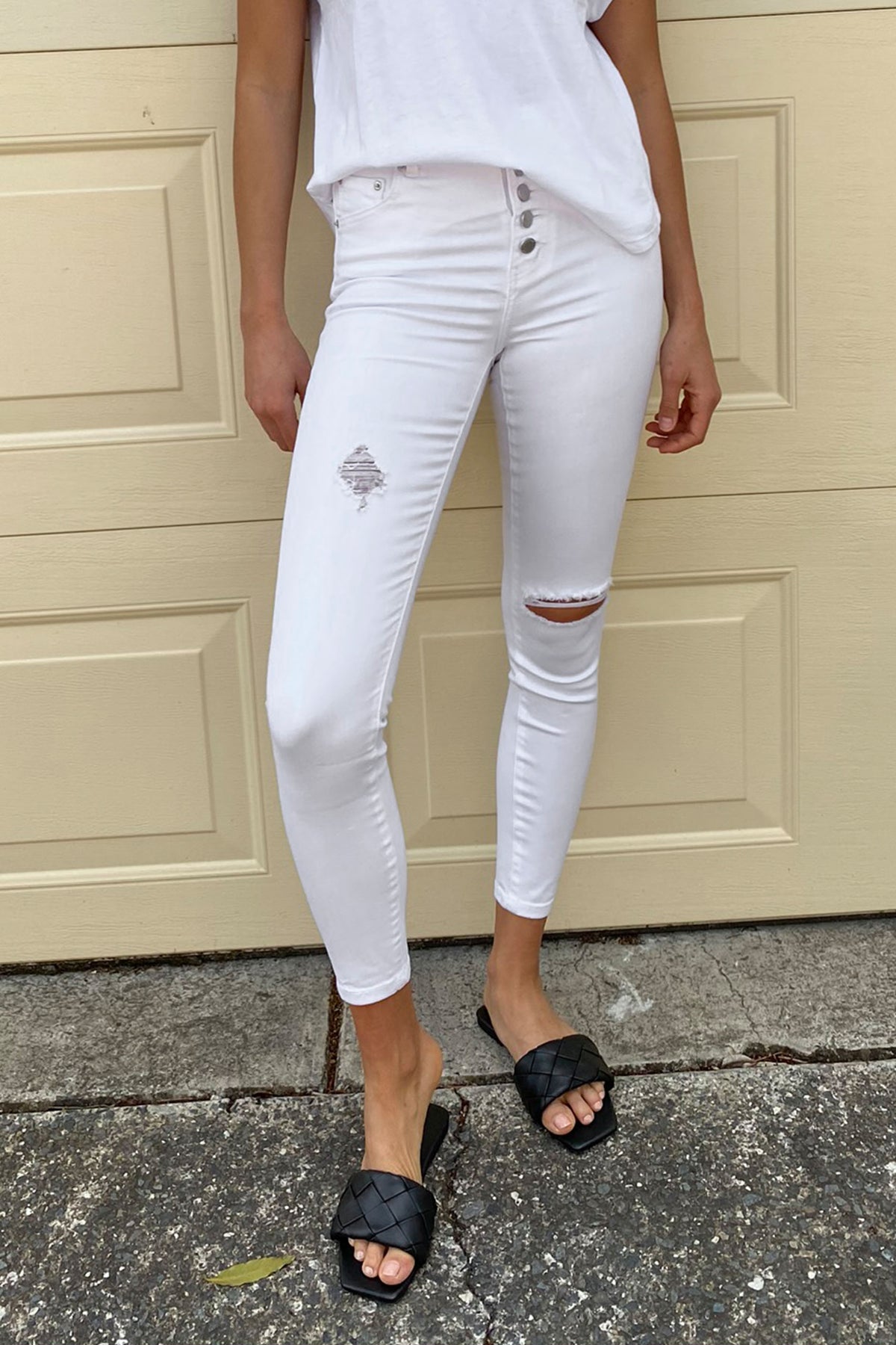 [TEST] Evie Button Distressed Jean