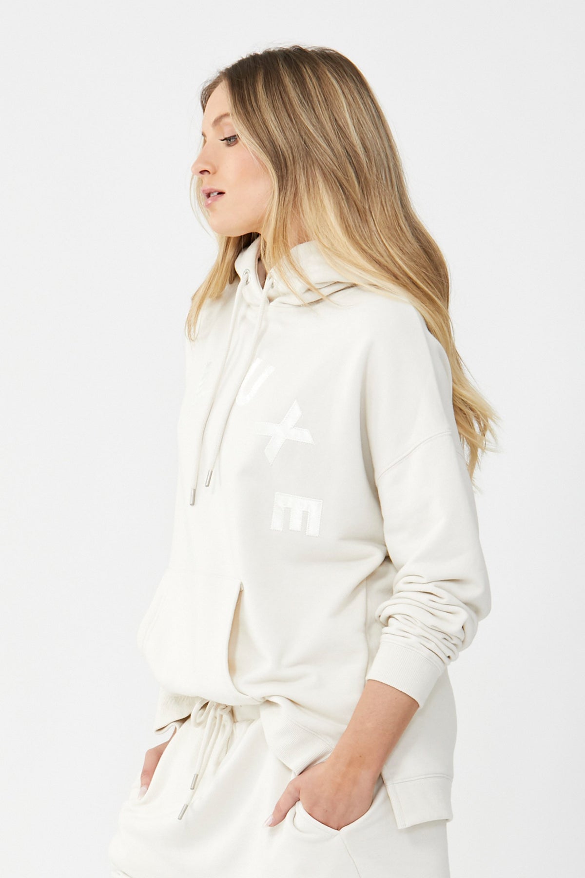 [TEST] D-Luxe Satin Applique Hoodie