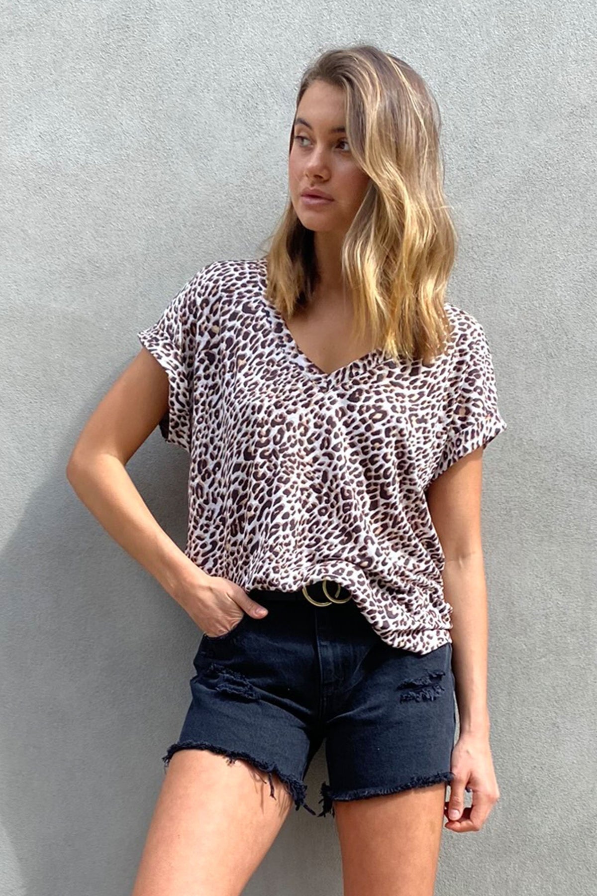 [TEST] Vera V-Neck Cuffed Tee
