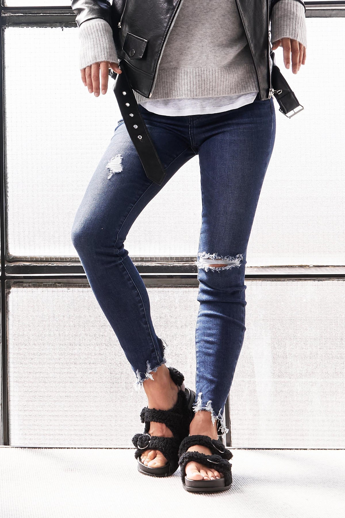 [TEST] Evie Chewed Hem Jean
