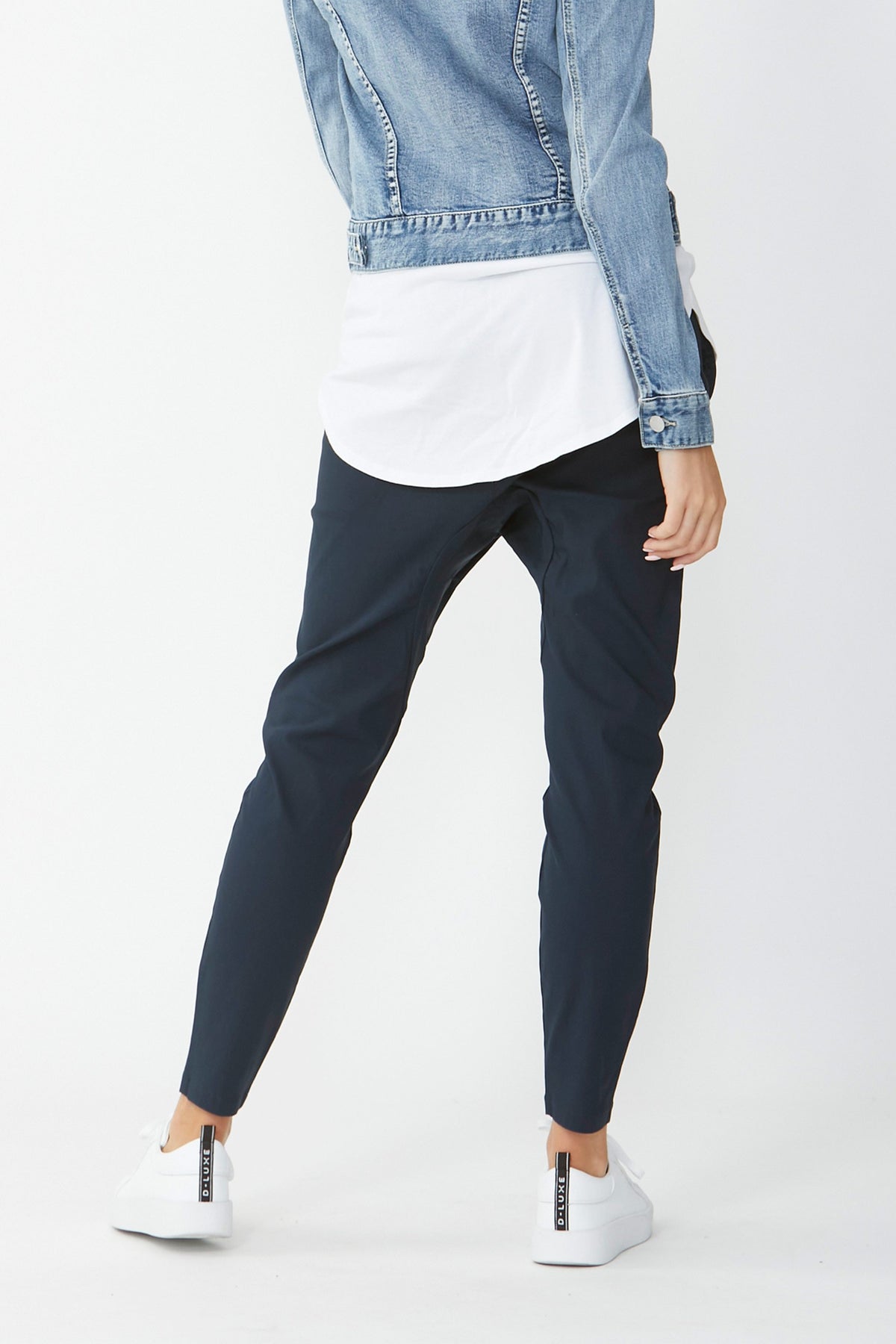 [TEST] D-Luxe Logo Back Tab Sneaker