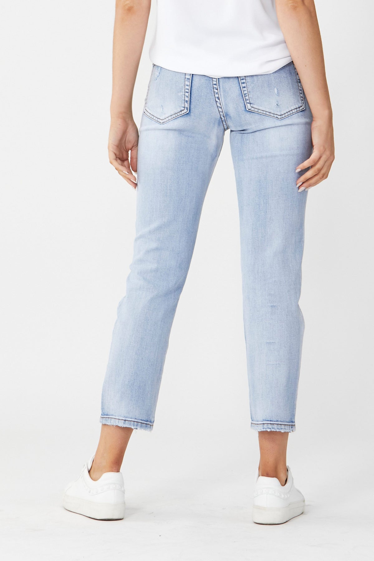 [TEST] Becky Distressed Straight Jean